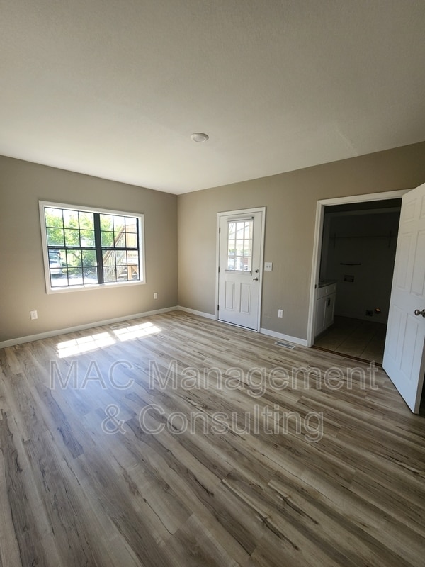 Building Photo - 1319 Autumn Ave