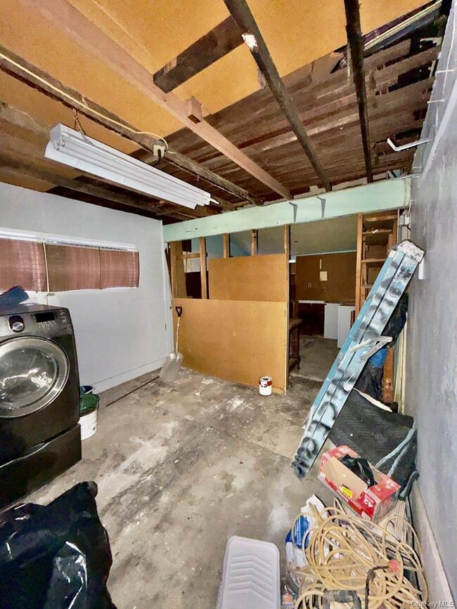 Building Photo - 107 Ball Park Ln