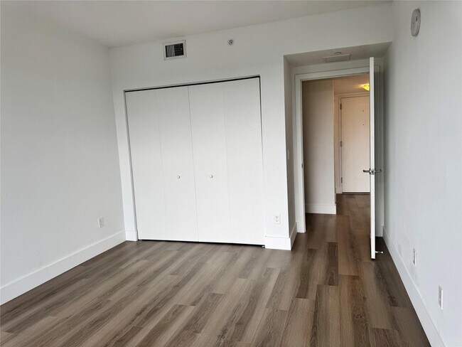 Building Photo - 4250 Biscayne Blvd