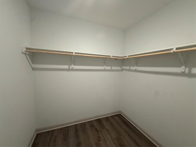 Building Photo - 235 Sweetwater Crk Ln