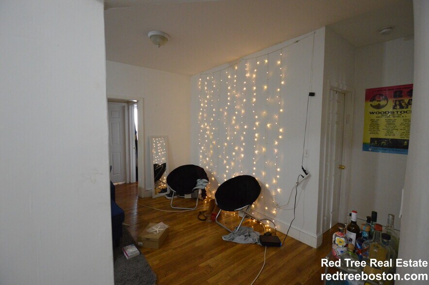 Building Photo - 56 Egmont St