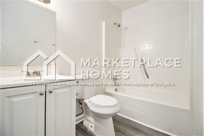 Building Photo - 1145 Mainstreet Valley Dr