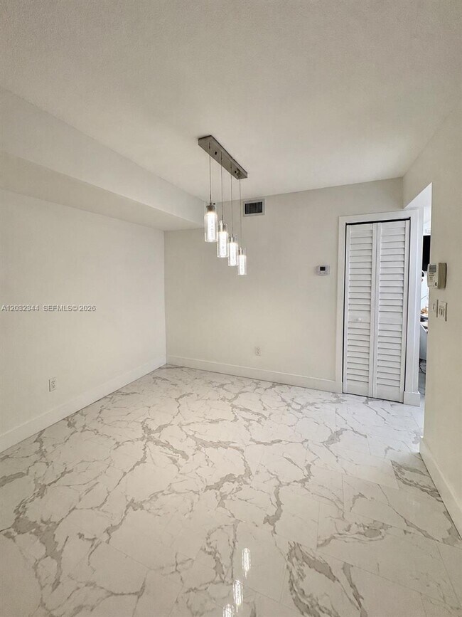 Building Photo - 1200 SW 113th Terrace
