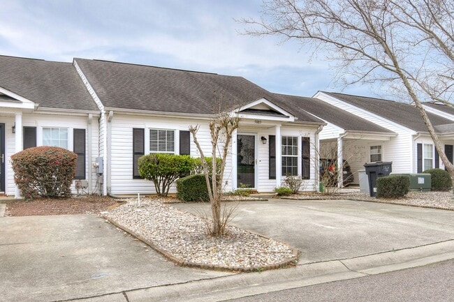 Building Photo - End Unit Townhouse