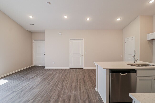 Building Photo - 2336 E Cheyenne Ct