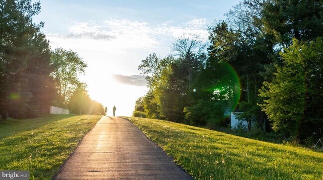 Building Photo - 306 Watercourse Dr