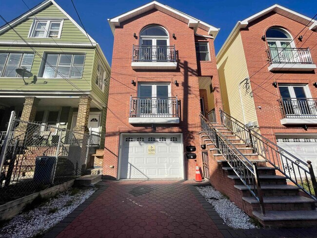 Building Photo - 60 Bostwick Ave