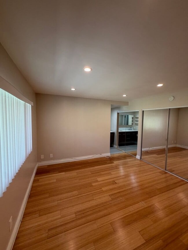 Building Photo - Beautiful 3 Bedroom Home in Avocado Heights