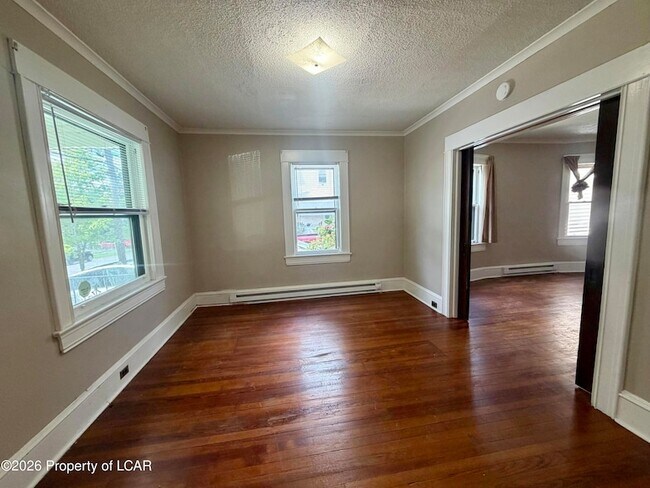 Building Photo - 715 Alder St