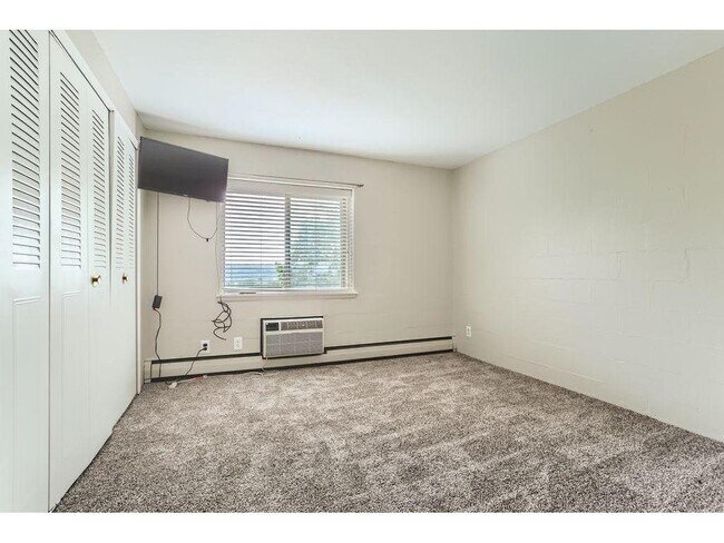 Building Photo - 380 Ramsey St