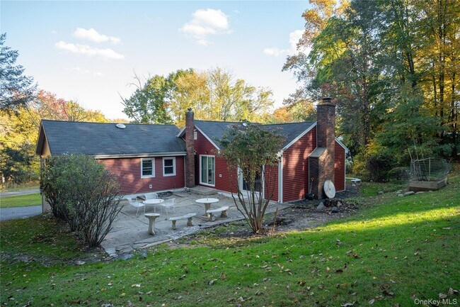 Building Photo - 551 S Pascack Rd