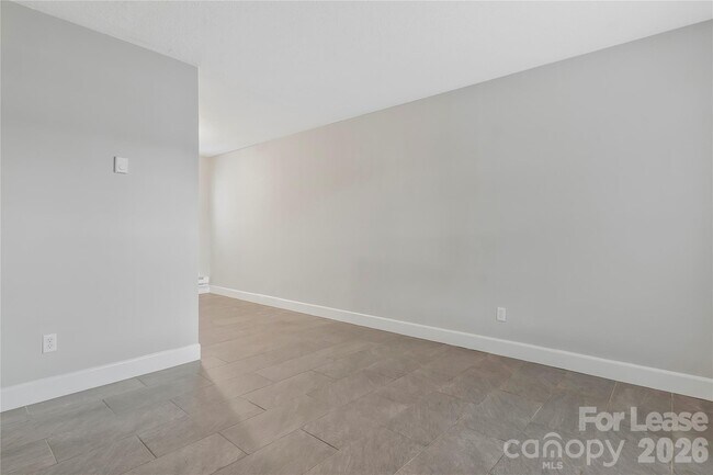 Building Photo - 321 S Gardner Ave