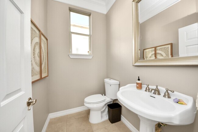 Building Photo - 2416 Bevis St