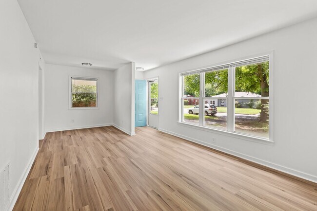 Building Photo - Charming 2 Bedroom, 2 Bathroom house