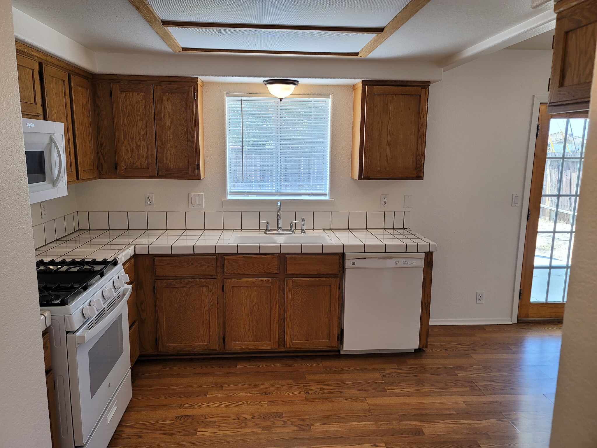 Building Photo - 9230 Karen Ave