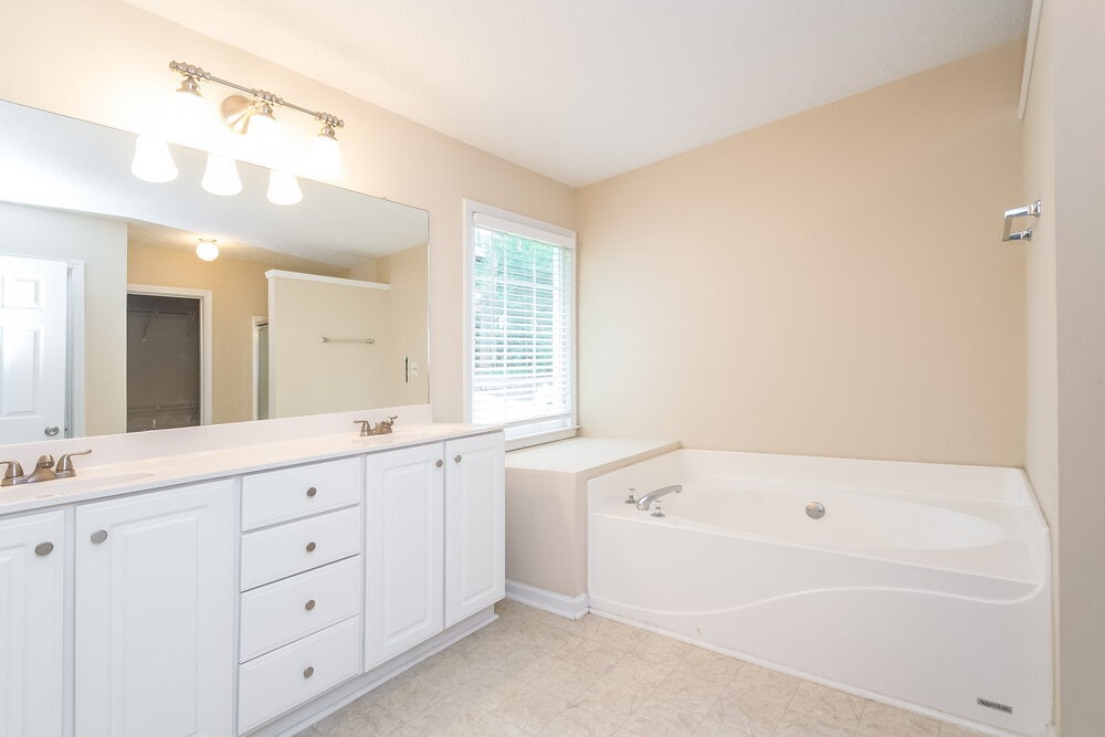 Building Photo - 39 Crestview Dr