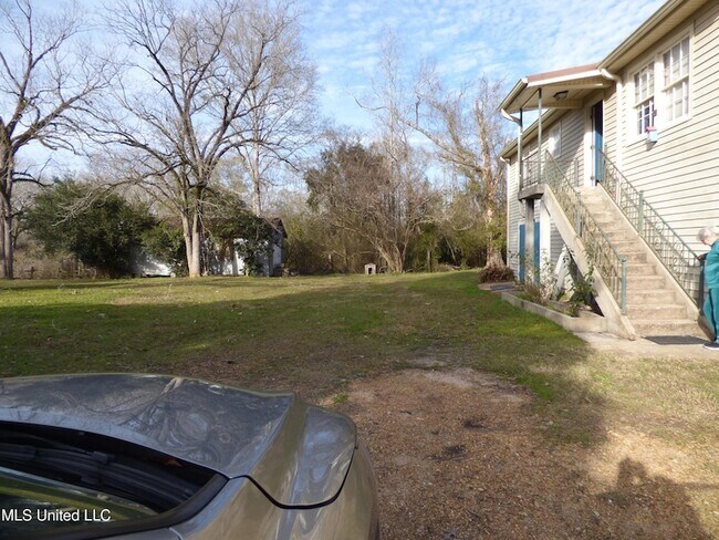 Building Photo - 463 Monticello St SE