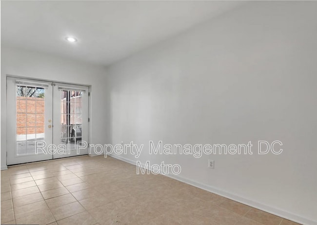 Building Photo - 1397 Sheridan St NW