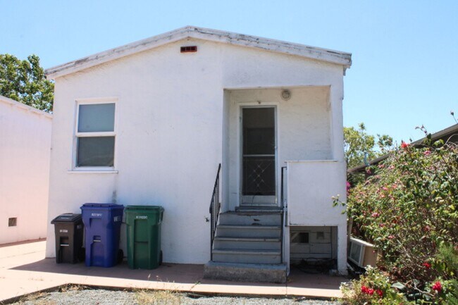Building Photo - 1209-1211 Marin Ave