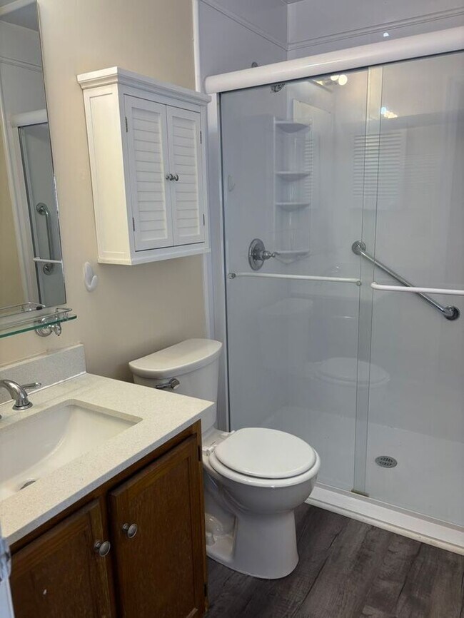 Building Photo - 3816 Hagge St