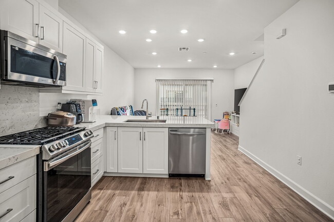 Building Photo - 2152 Senita Dr