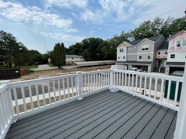 Large Deck - 1730 Chief Okemos Cir
