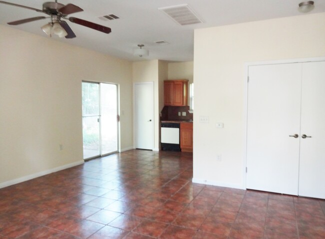 living room - 4704 Ledesma Rd