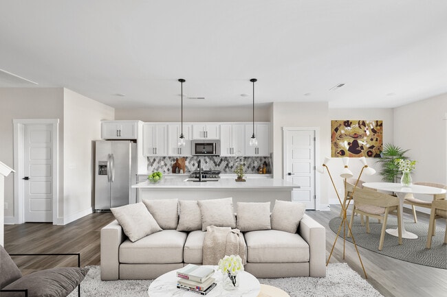 Building Photo - 634 Herlong Ave