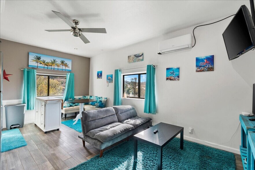 Building Photo - 2402 Desert Willow Dr