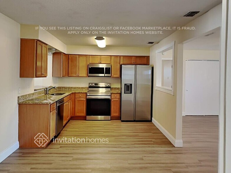 Building Photo - 7413 Fieldcrest Ave