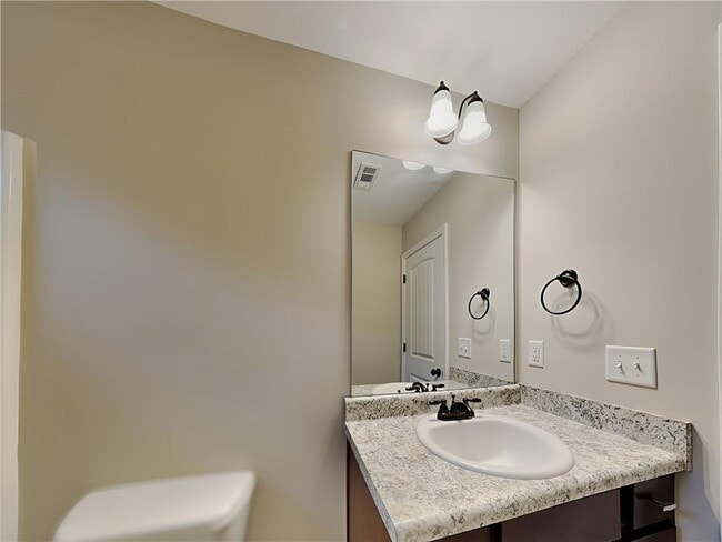 Building Photo - 513 Kirkland Dr