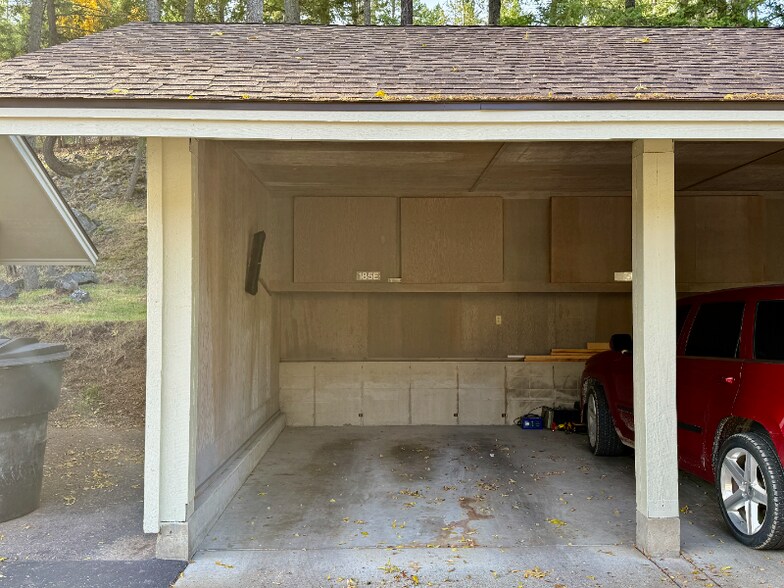 Building Photo - 185 Golf Terrace Dr