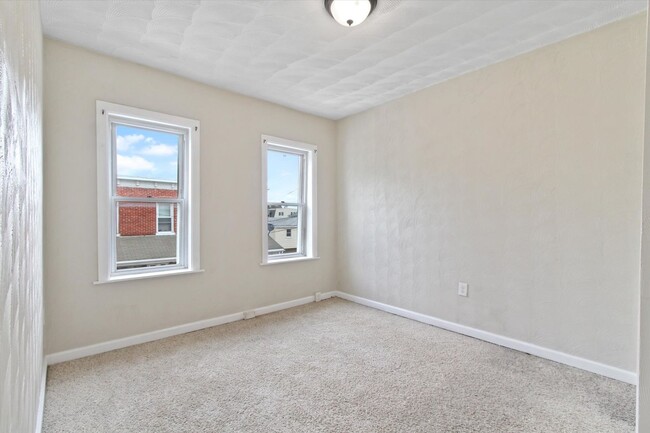 Building Photo - Coming Soon - Spacious 3 Bedroom, 1.5 Bath...