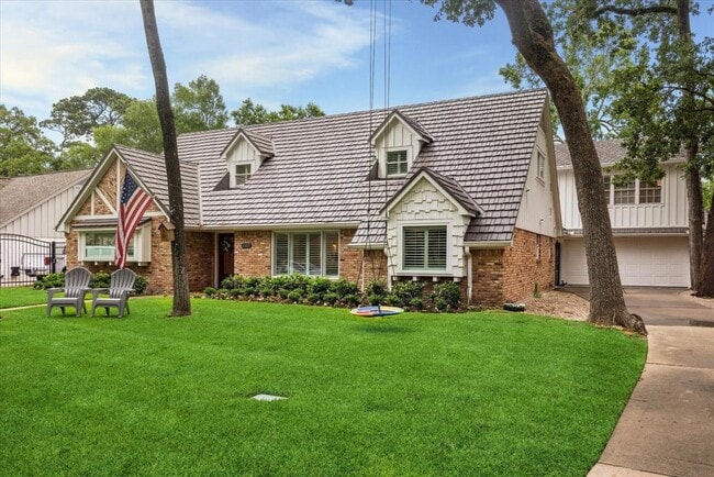 Building Photo - 13035 Pebblebrook Dr