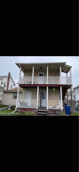 Building Photo - 418 Walnut St
