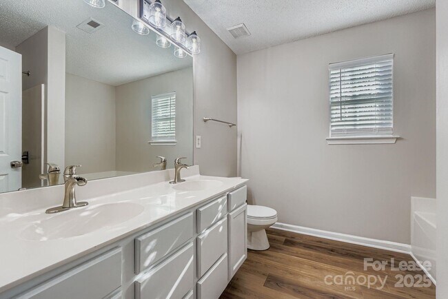 Building Photo - 3538 Joel Turner Dr