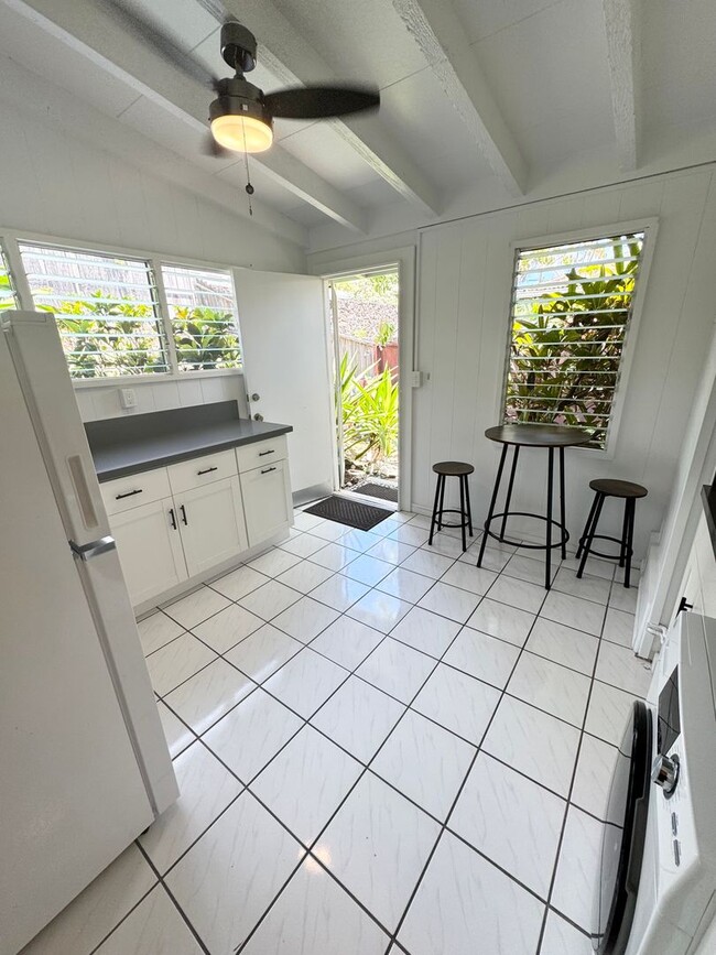 Building Photo - Ready for move in! Utilities included! One...