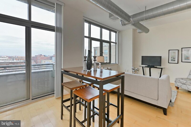 Building Photo - 811 4th St NW