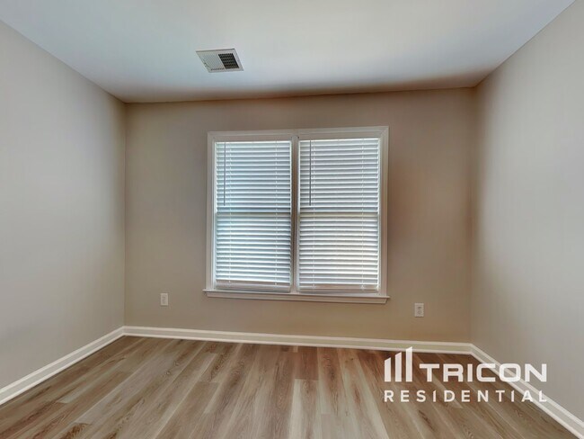 Building Photo - 1410 Bentwater Dr