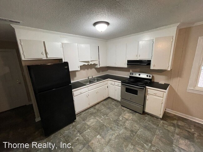 Building Photo - 4 br, 1.5 bath House - 508 Canary Drive