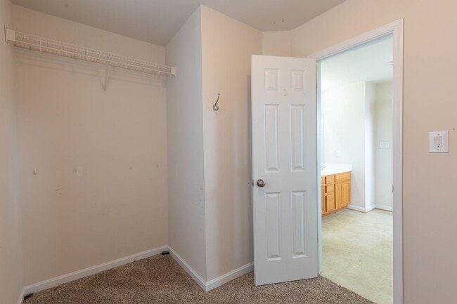 Building Photo - 3 Bed, 2.5 Bath, Single Family Home in Martinsburg, WV