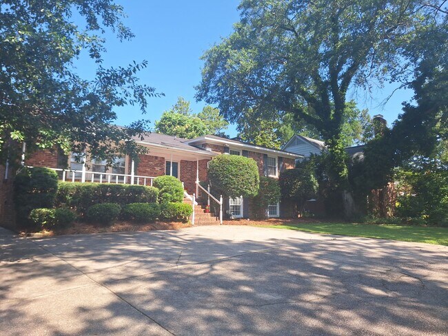 Building Photo - 755 Cross Hill Rd