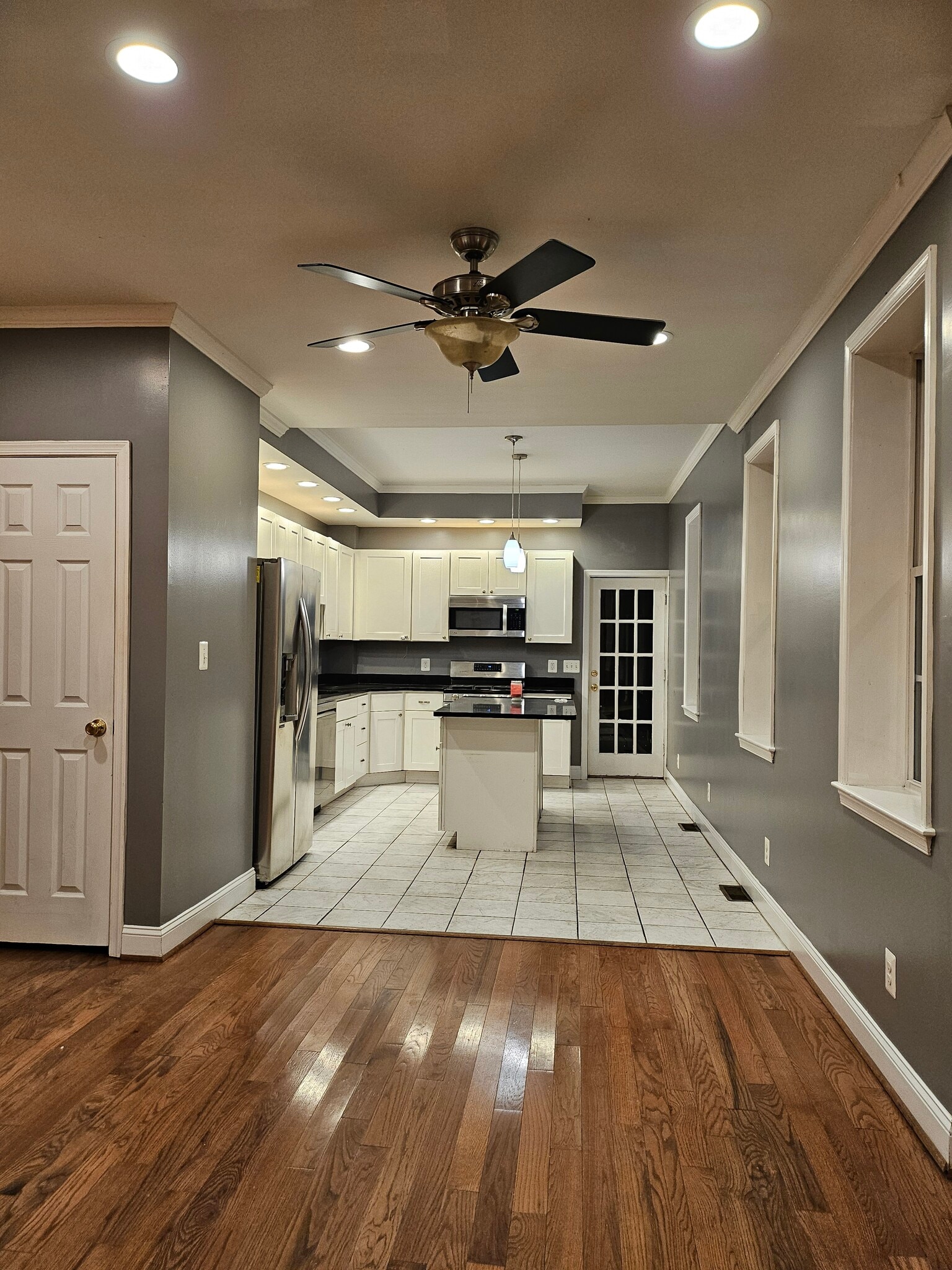 Building Photo - 908 S Hanover St