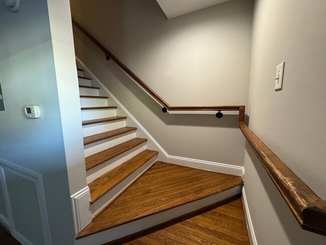 Building Photo - 422 State St