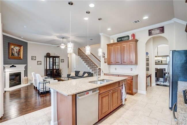 Building Photo - 12407 Altamira St