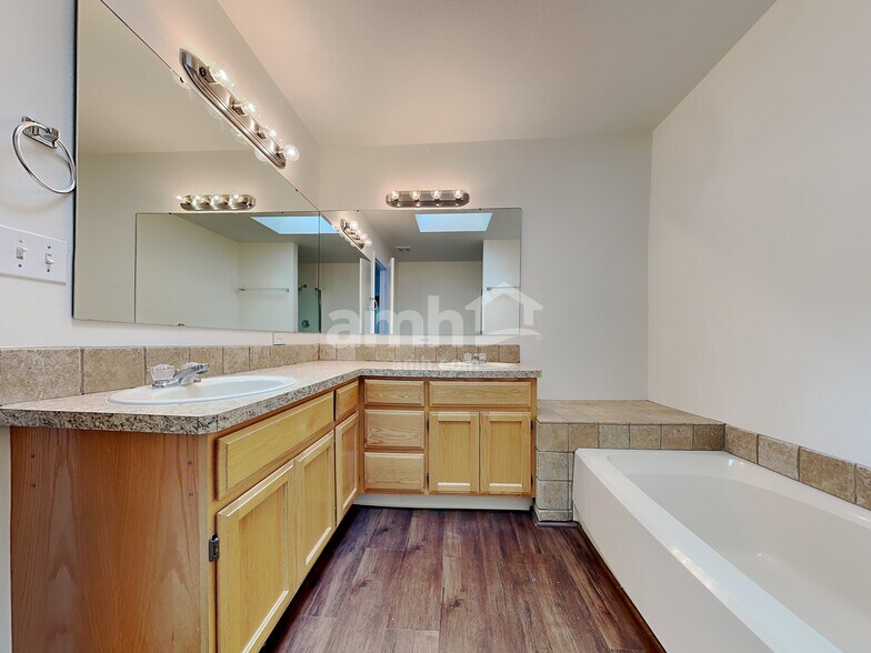 Building Photo - 7890 W Powell St