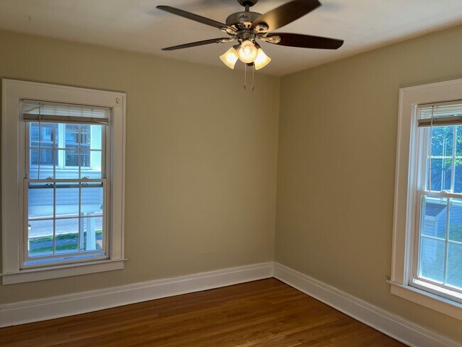 Building Photo - 258 Buckingham Ave