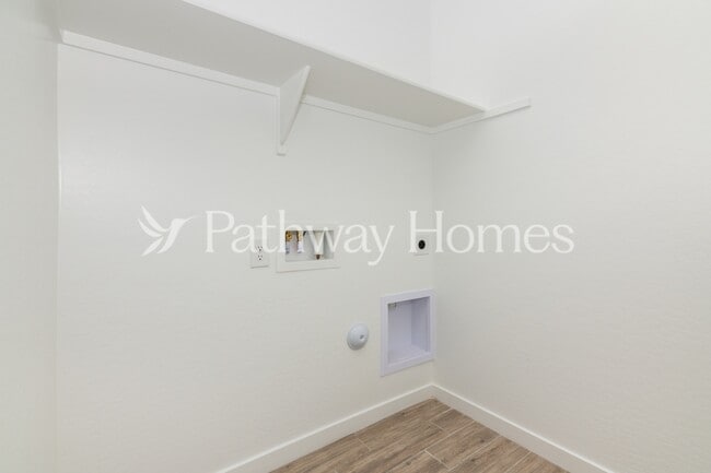 Building Photo - 9915 E Tiburon Ave