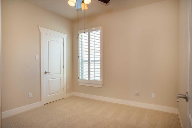 Building Photo - 210 Rivulet Ln
