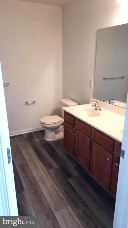 Building Photo - 2420 Newtown Dr